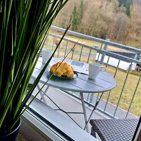 아파트 Charmante, Familienfreundliche Im Herzen Der Vulkaneifel Niederstadtfeld