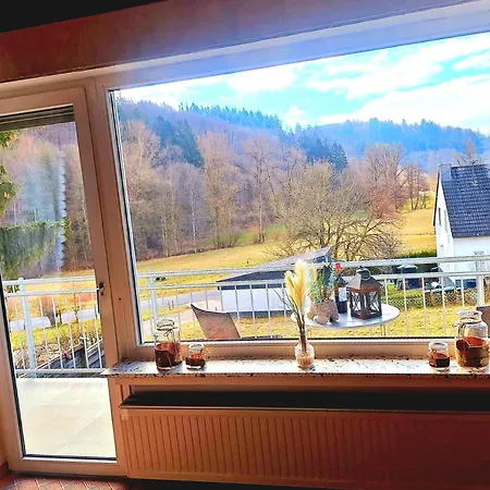 아파트 Charmante, Familienfreundliche Im Herzen Der Vulkaneifel *